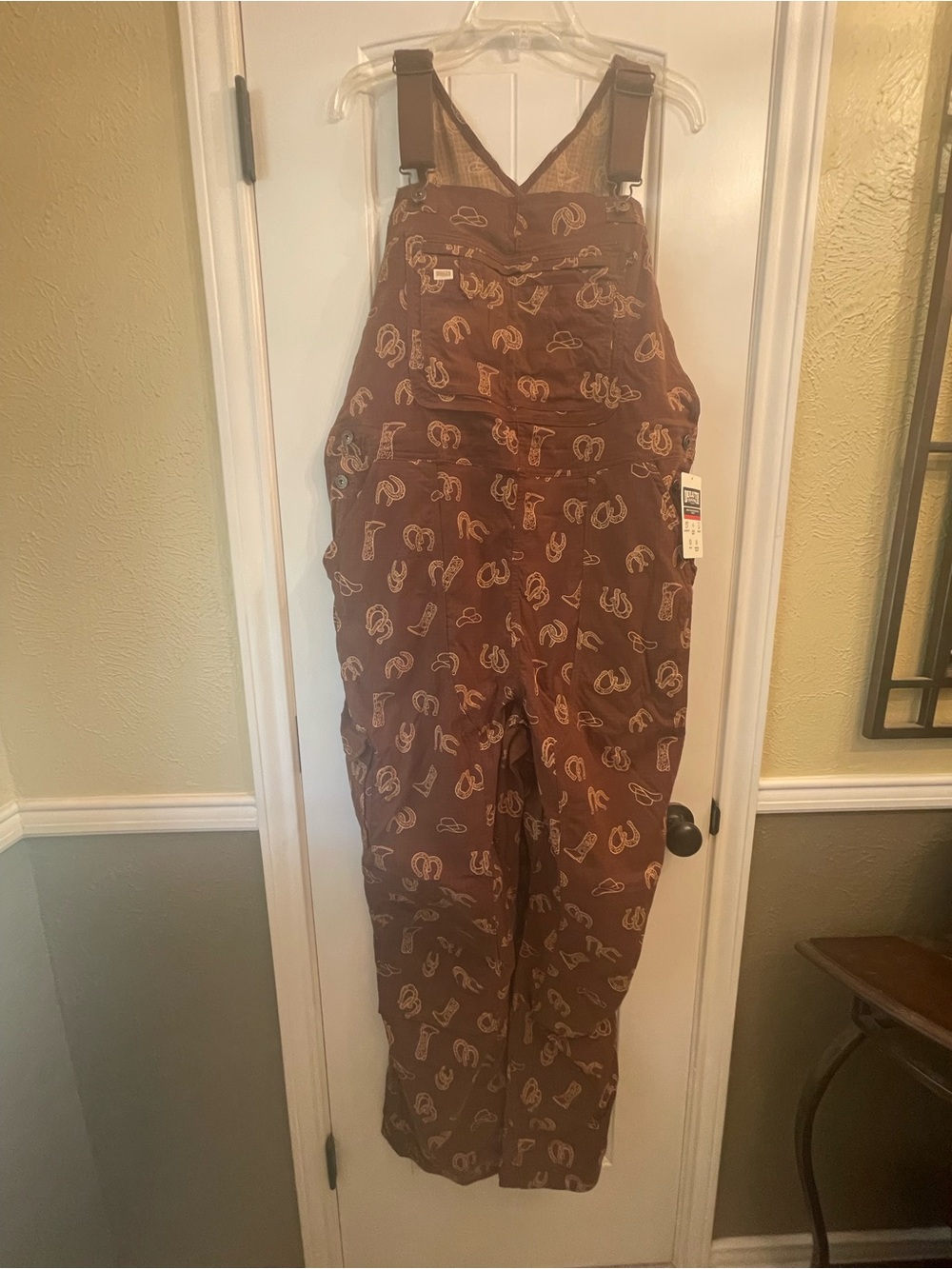 🌟NWT🌟 Duluth Heirloom western print overalls, size XL x 33 - Picture 2 of 9